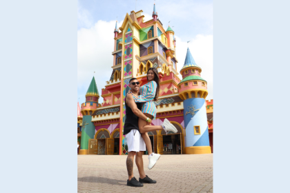 Non Stop registra os sorrisos e a energia de Jaque Sobrinho e Diego em um roteiro cheio de diversão e romance em Santa Catarina. (CRÉDITOS: @eutonoparque)