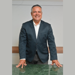 Elmar Juan Passos Varjão Bomfim analisa os principais critérios de engenharia que garantem eficiência logística, segurança operacional e expansão futura em centros de distribuição e instalações industriais.