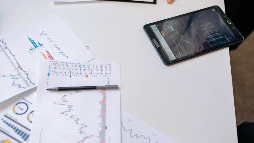 Empresas que permanecem analógicas por dentro revelam falhas na estratégia de transformação, conforme analisa Andre de Barros Faria.