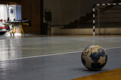 Morte de atleta de 13 anos em jogo de handebol acende alerta sobre saúde no esporte escolar